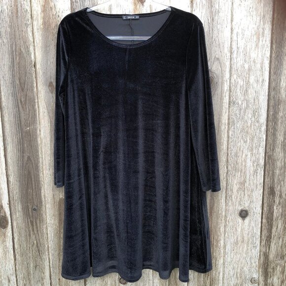 SHEIN Dresses & Skirts - Shein Black Long Sleeve Velvet Tunic Dress Medium